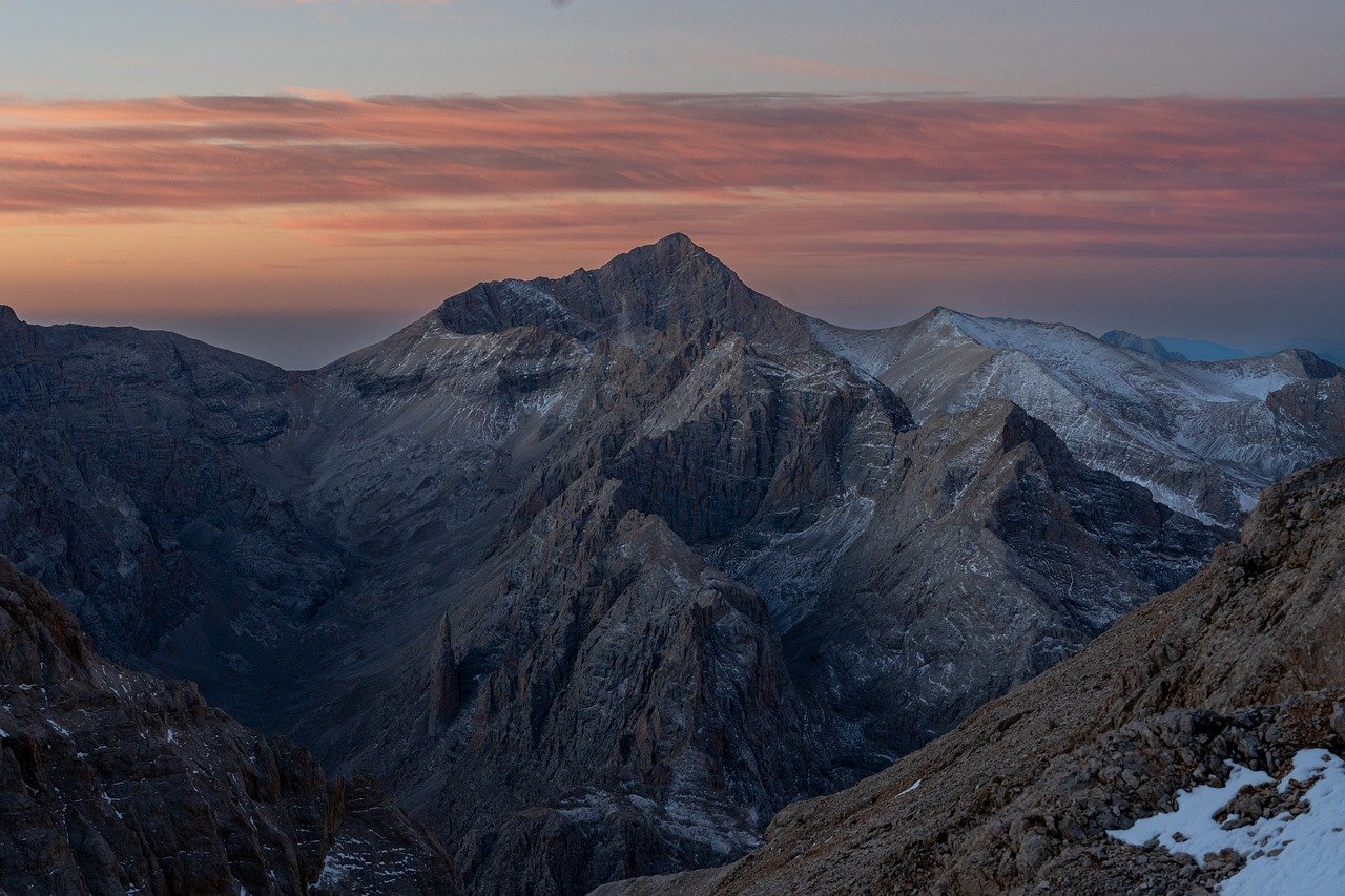 香烟在现代社会的地位：吸烟在现代社会中扮演的角色 