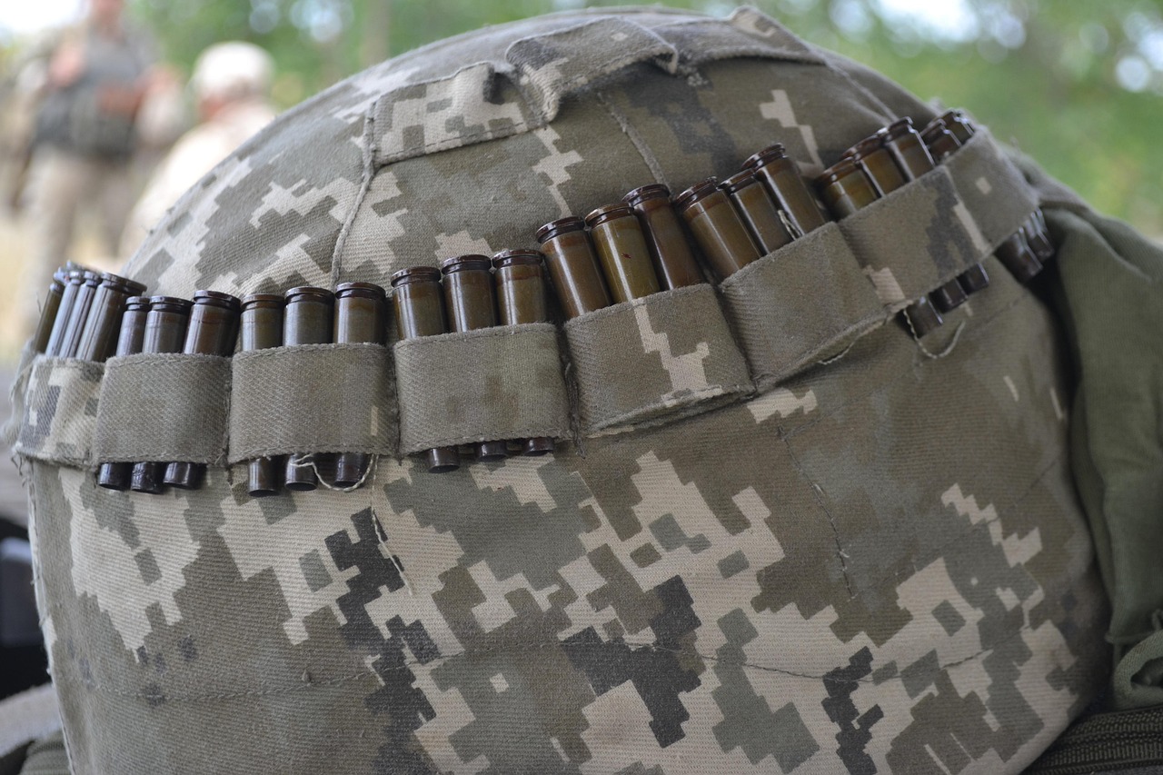 如何判断是否需要更改游戏的属性以避免技术支持攻击?