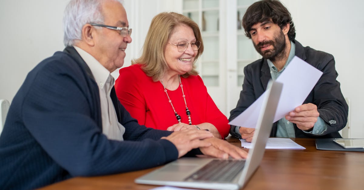 买微信小号：实名认证对物流快递的安全保障