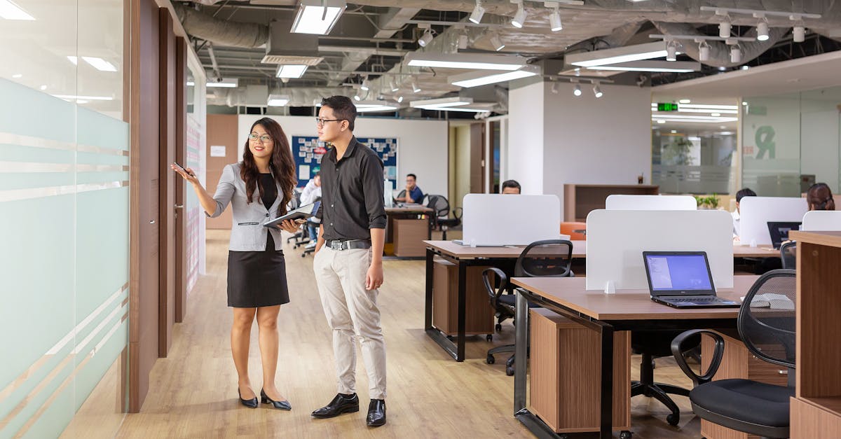 如何通过技术管控或重大制度性改革来强化反技术支持攻击的机制？